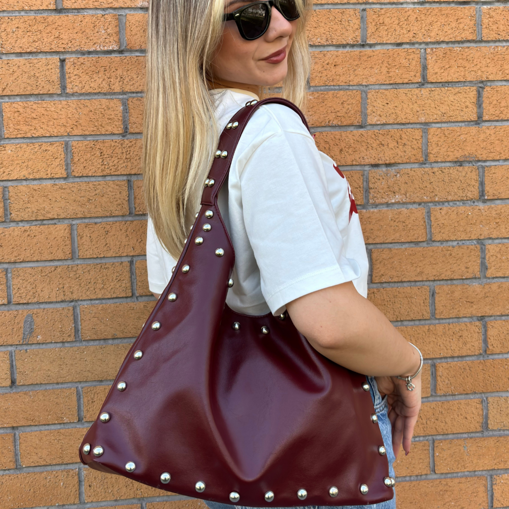 Rivet Geniş Hacimli Kadın Omuz Çantası