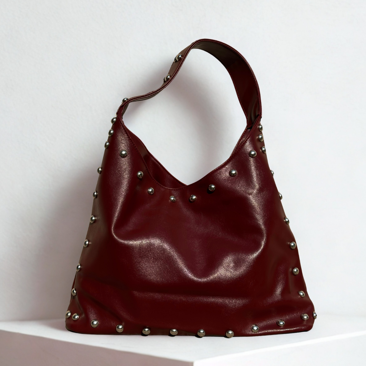 Rivet Geniş Hacimli Kadın Omuz Çantası